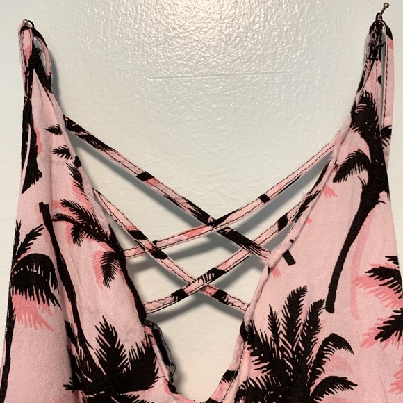 ROMPER🏖 - Picture 2 of 4